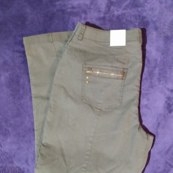 Women's Chico's Slacks - Picture 7 of 7